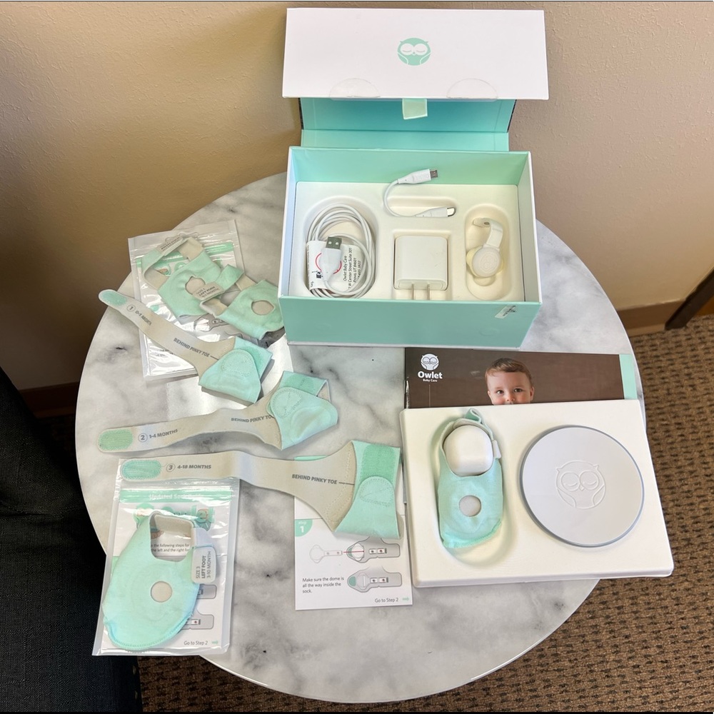 Owlet Smart Sock Monitor Full Set with Base and Extra Socks